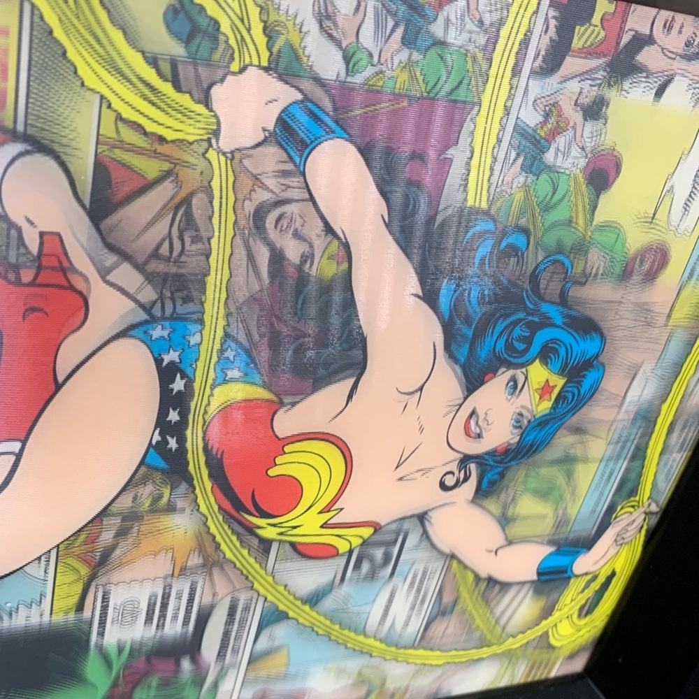 PYRAMID AMERICA | 9X12 HOLOGRAPHIC VTG WONDER WOMAN FRAMED ART | 3D - Picture 14 of 14